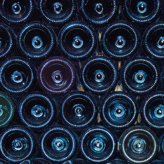 Cul de bouteilles de vin empilées